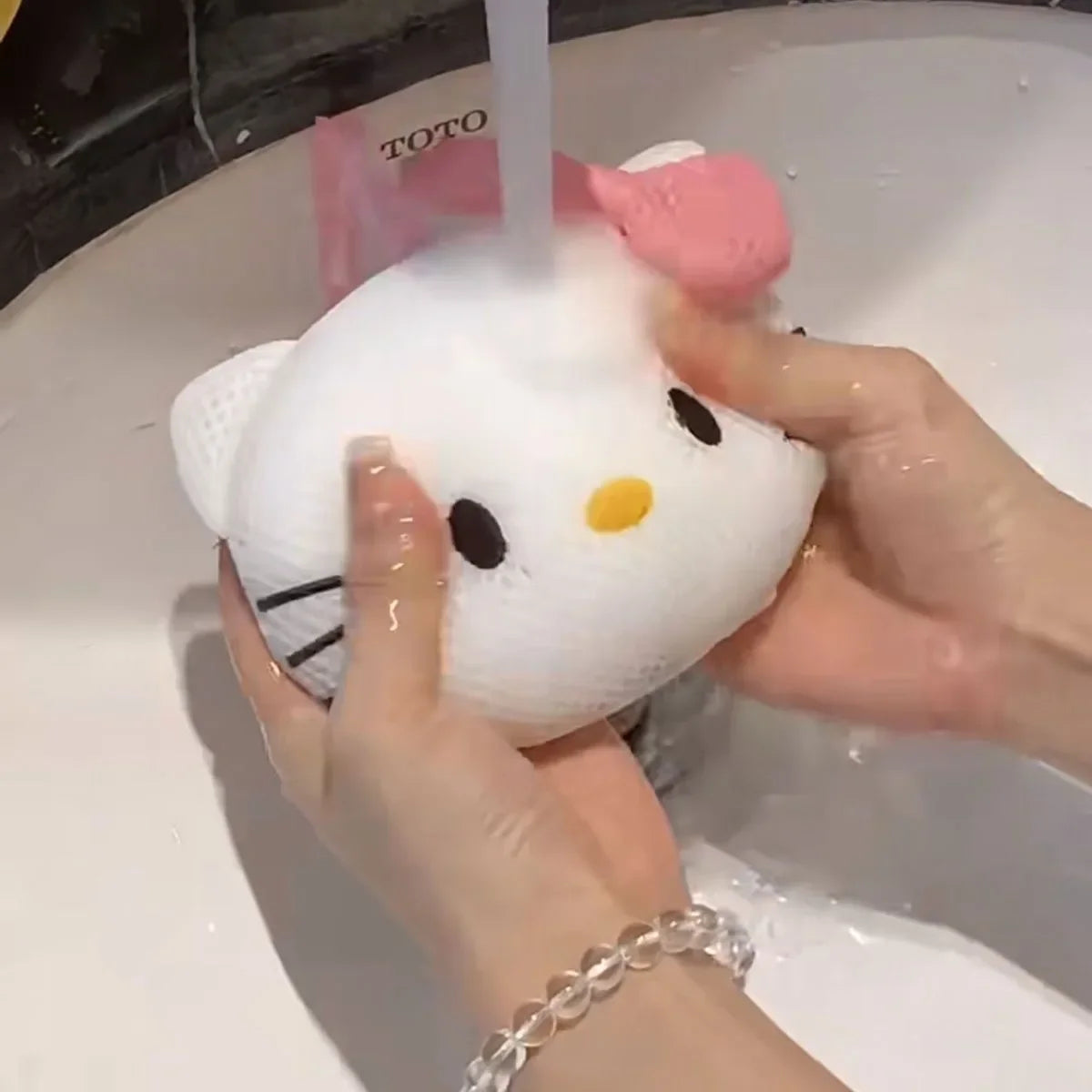 Hello Kitty x My Melody Bath Sponge Scrub