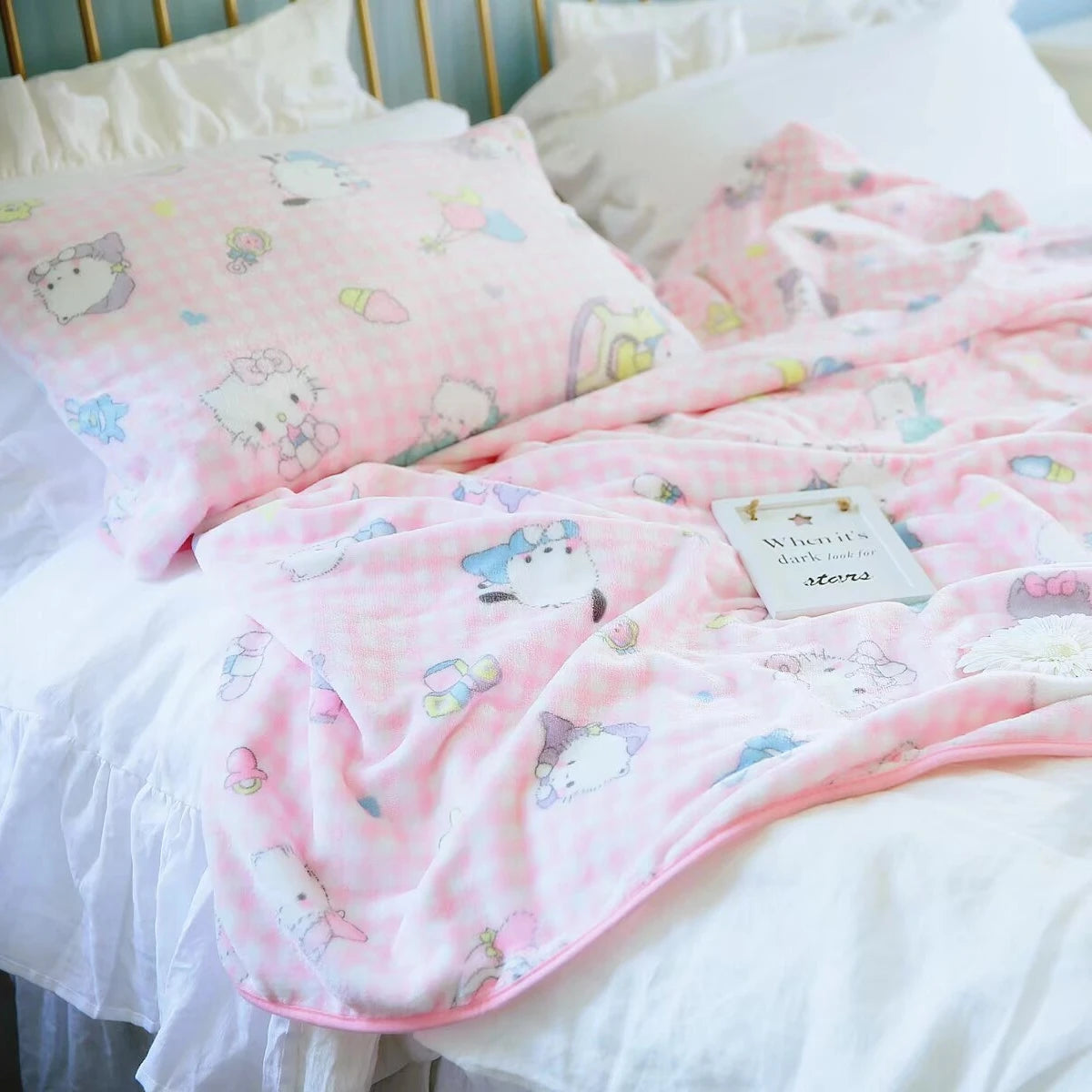 Sanrio Cute Hello Kitty Blanket Warm Flannel Blanket